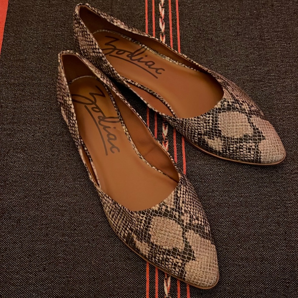 zodiac snake-print women’s flats size 10